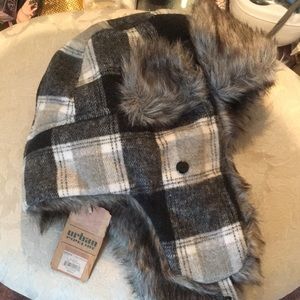 Urban pipeline men’s trapper hat with faux fur
